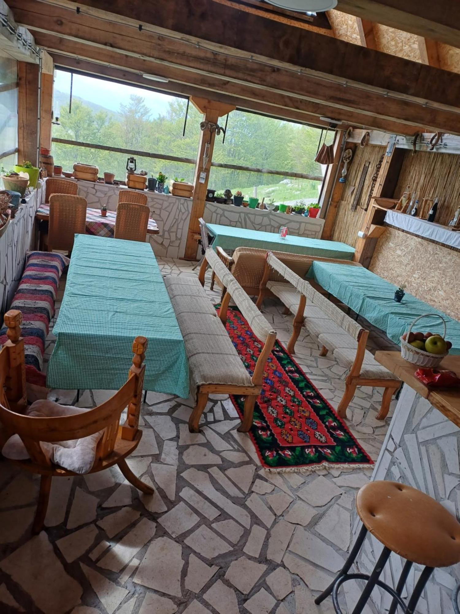 Katun Ljeljenak Hotel ปลูชิเน ภายนอก รูปภาพ